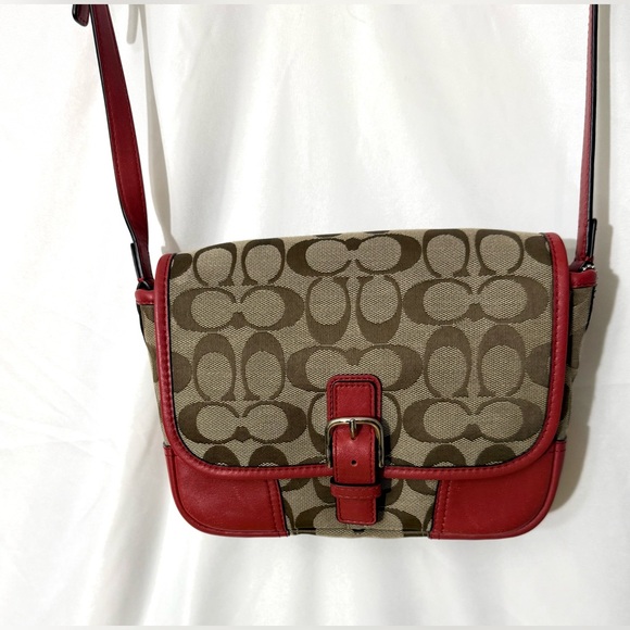Authentic 2014 Coach Hadley Signature Field Crossbody Bag With Red Leather Trim - Picture 2 of 15